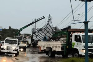 Vendavais atingem cidades de SC e mobilizam Defesa Civil