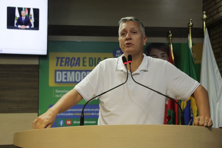 Pirola defende professores após declarações de Lula em contexto sobre evasão escolar