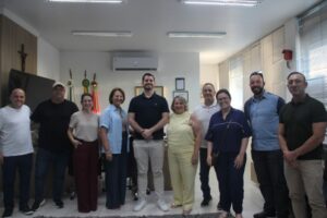 Prefeitura de Brusque recebe comitiva de Cocal do Sul para conhecer modelo de escola cívico-militar