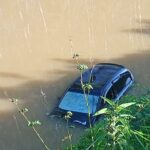 Atualização dos bombeiros: veículo é encontrado sem ocupantes em rio em Brusque