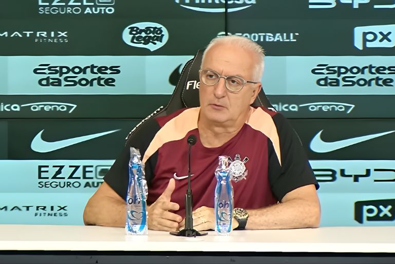 Corinthians anuncia saída de Dorival Júnior