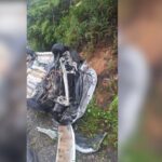 Carro com placas de Brusque tomba e deixa motorista ferido na SC-108