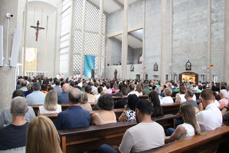Cristo ressuscitou: fé e renovação marcam celebração de Páscoa na Paróquia São Luís Gonzaga