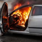 Homem é detido após atear fogo no próprio carro durante abordagem em SJB