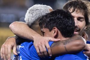 Matheus Pereira decide e Cruzeiro estreia da Libertadores com vitória