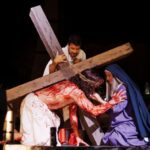 Espetáculo da Paixão de Cristo reúne milhares em Guabiruba