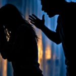 Homem agride esposa, ameaça de morte e destrói moto em Brusque