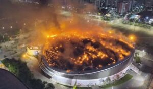 Incêndio atinge velódromo do Parque Olímpico no Rio de Janeiro
