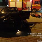 Motociclista é arremessado após colisão com carro e fica ferido em Brusque