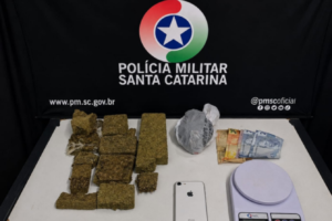 Casa usada para tráfico em frente a creche é alvo de apreensão de maconha