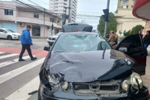 VÍDEO: Acidente entre moto e carro deixa motociclista gravemente ferido no Centro 1