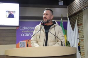 Vereador mostra preocupação com estrutura da EEF Poço Fundo