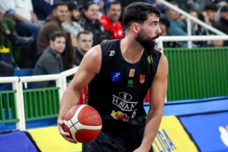 Brusque Basquete é derrotado no primeiro jogo da final da Liga Ouro