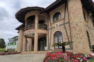 Câmara de Brusque terá pauta com projetos, homenagens e cobranças