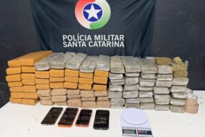 PM apreende quase 74 quilos de maconha e prende quatro em Barra Velha (SC)