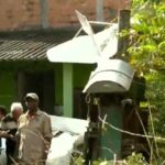 Piloto morre após queda de avião sobre residência no Rio de Janeiro