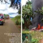 Incêndio destrói caminhonete após acidente no Vale do Itajaí
