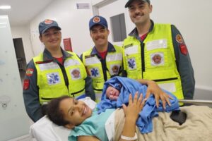 Bebê nasce antes da chegada ao hospital e mobiliza bombeiros em Guabiruba