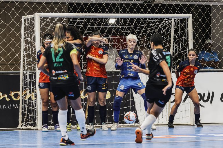 Barateiro Havan garante liderança do grupo e avança à semifinal da Supercopa