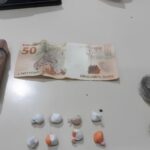 Adolescente é apreendido por tráfico após tentar fugir da PM em Brusque