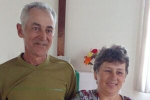Casal é encontrado morto dentro de casa em SC