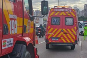 Motociclista cai na pista e morre após ser atingido por caminhão na BR-101