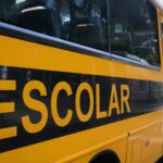 Criança esquecida por mais de 3 horas dentro de ônibus escolar será indenizada em SC