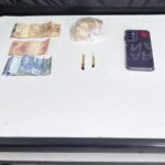 Suspeito de tráfico de drogas é levado à delegacia após abordagem em Brusque