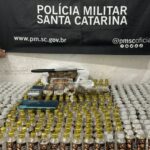 PM apreende mais de 600 frascos de lança-perfume e drogas em Itapema