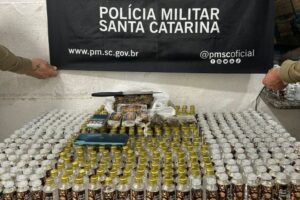 PM apreende mais de 600 frascos de lança-perfume e drogas em Itapema