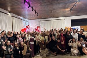 Jantar de Dia das Mães da CDL Brusque reúne associados e familiares