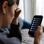 Mulher que criou perfil falso e perseguiu namorada do ex é condenada em SC