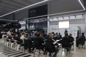 Núcleo de Oficinas Mecânicas da ACIBr realiza capacitação voltada para veículos híbridos e elétricos