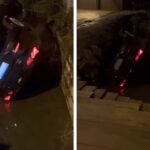 Carro tomba em vala no bairro Primeiro de Maio, em Brusque