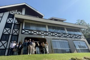 Estudantes de administração da UDESC visitam a Prefeitura de Brusque