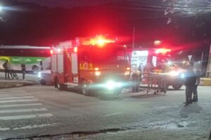 Ciclista fica ferida após colisão com caminhão em Brusque