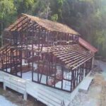 Maior construção enxaimel do Brasil no século XXI ganha forma em Guabiruba (SC)