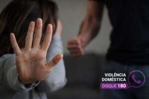 Polícia Militar conduz casal à delegacia após denúncia de violência doméstica no Guarani