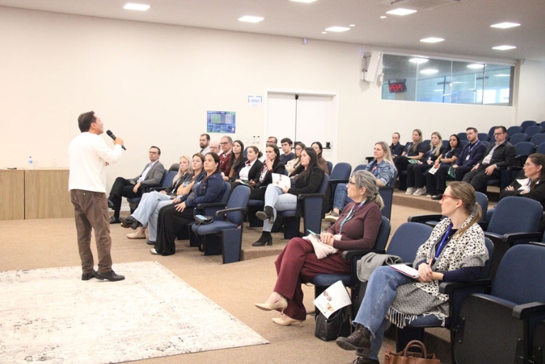 Núcleo de Instituições Educacionais da ACIBr promove debate sobre inclusão