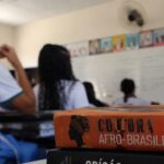 Pai ofende professora durante aula sobre Consciência Negra e acaba condenado em SC