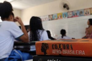 Pai ofende professora durante aula sobre Consciência Negra e acaba condenado em SC