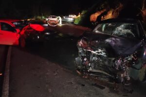 Tragédia na SC-283: acidente com múltiplos veículos resulta em morte e feridos