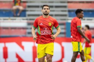 Brusque confirma lesão no joelho de Alisson Cassiano