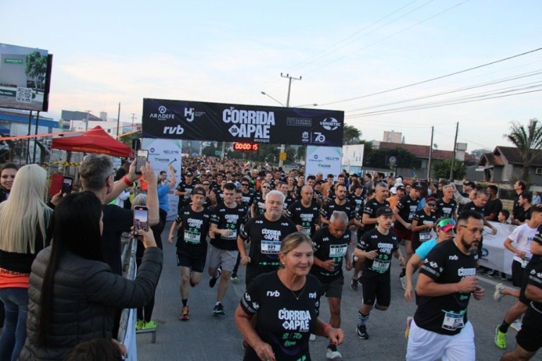 Corrida da Apae e Pernas Solidárias reúne esporte e inclusão neste domingo, em Brusque
