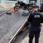 GTB recolhe moto após condutor furar bloqueio em trecho de pavimentação