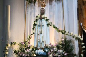 Comunidade do Bairro Jardim Maluche celebra Nossa Senhora de Fátima