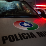Em menos de seis horas, dois homens são presos por violência doméstica em Brusque