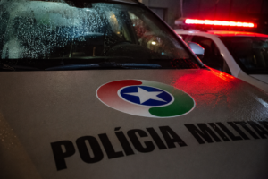Em menos de seis horas, dois homens são presos por violência doméstica em Brusque