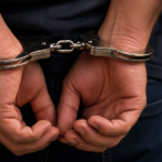 Homem procurado pela Justiça tenta fugir, mas é detido pela Polícia Militar em Brusque
