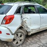 Atualização: Motorista perde o controle e colide contra poste no bairro Nova Brasília